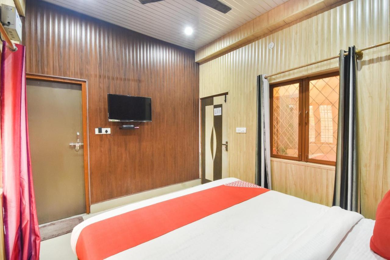 Oyo Flagship Yuvraj Inn Rājpur Esterno foto